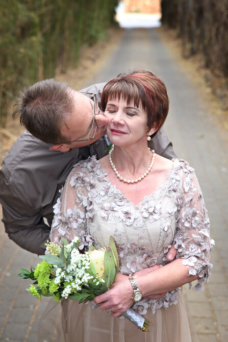 Thea and Nelius 105