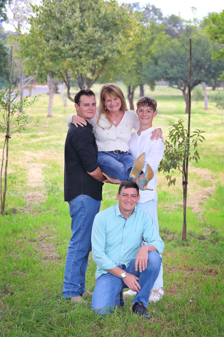 Burger Family 16